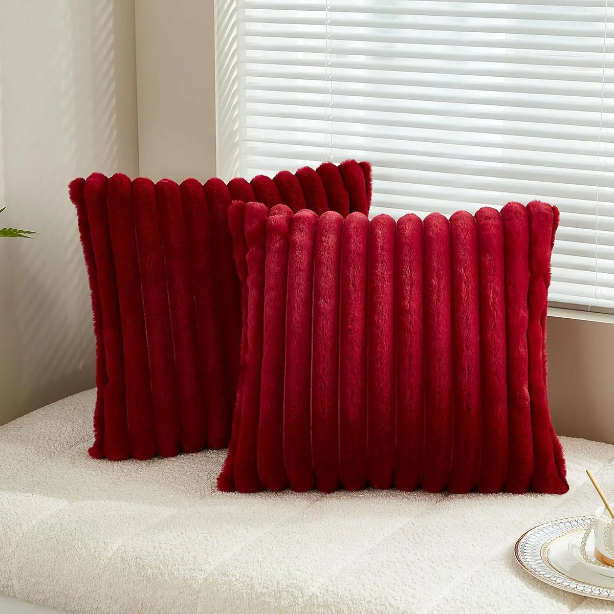 Housse de coussin Fausse Fourrure de Lapin - Bordeaux